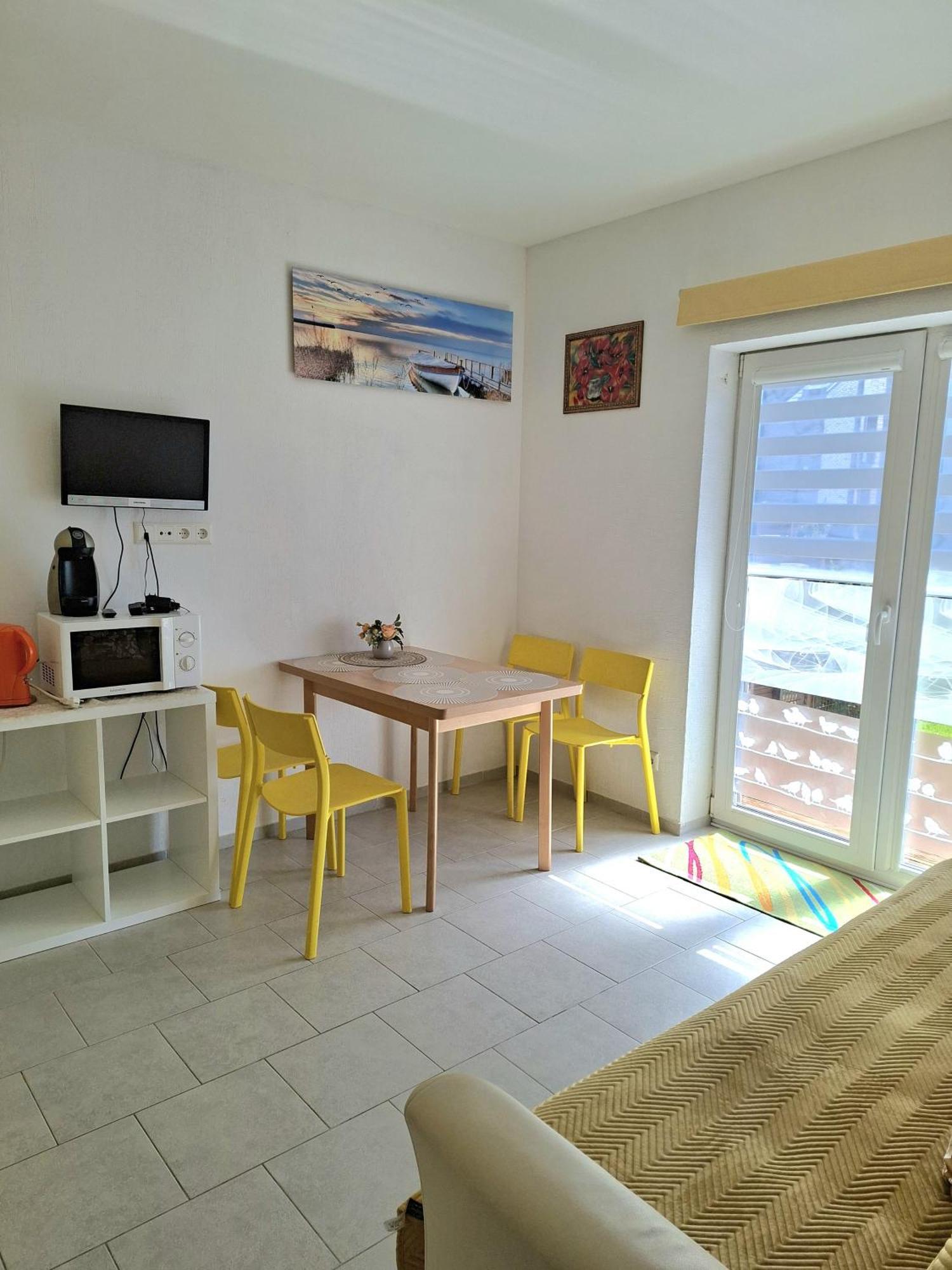 Geltoni Apartamentai Palanga Exterior photo